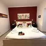 Alex Comfort House * باري